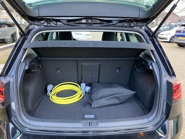 Volkswagen e-Golf e-Golf leer/navigatie/warmtepomp