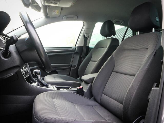 Volkswagen e-Golf e-Golf | Clima | Cruise | Navi | Pdc | 17 Inch | Led | Pdc voor/achter | 12