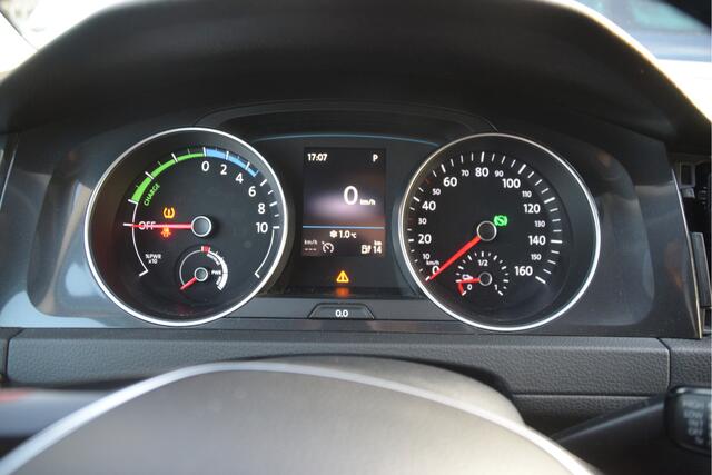 Volkswagen e-Golf e-Golf Carplay | LED | Adap.cruise | Clima | Bluetooth | Warmtepomp