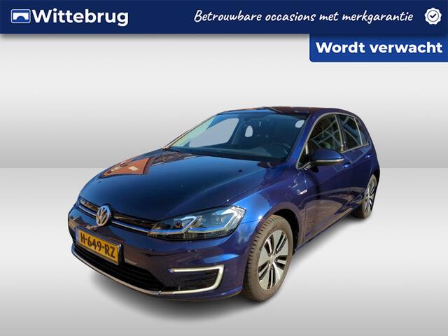 Volkswagen e-Golf E-DITION / 92% SOH/ CAMERA/ PARK. SENSOREN/ ADAPT. CRUISE/ APP CONNECT/ LED/ NAVI/ 16" LMV
