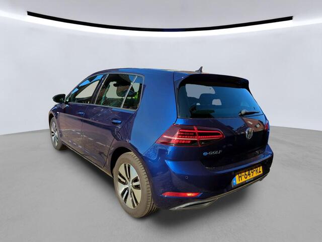 Volkswagen e-Golf E-DITION / 92% SOH/ CAMERA/ PARK. SENSOREN/ ADAPT. CRUISE/ APP CONNECT/ LED/ NAVI/ 16" LMV