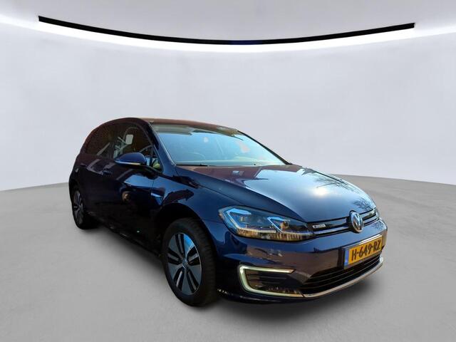 Volkswagen e-Golf E-DITION / 92% SOH/ CAMERA/ PARK. SENSOREN/ ADAPT. CRUISE/ APP CONNECT/ LED/ NAVI/ 16" LMV