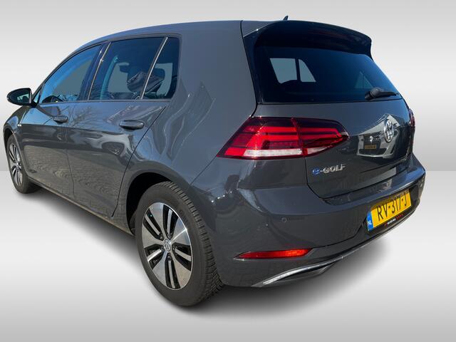 Volkswagen e-Golf e-Golf / Camera / Keyless / CarPlay / Warmtepomp / 16'' / Parkeerhulp / Stoelverwarming / DAB / ACC