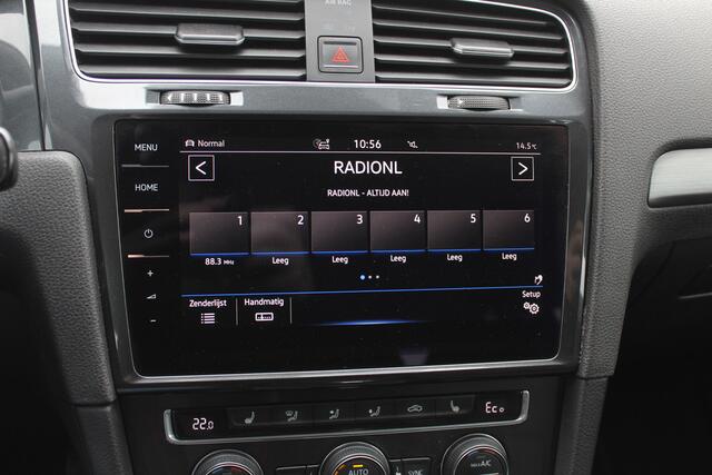 Volkswagen e-Golf e-Golf / Camera / Keyless / CarPlay / Warmtepomp / 16'' / Parkeerhulp / Stoelverwarming / DAB / ACC