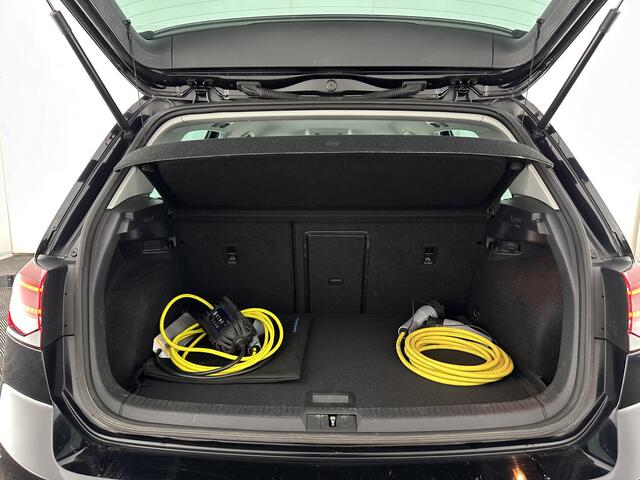 Volkswagen e-Golf (INCL-BTW) *HEATPUMP | LEATHER | ADAPTIVE-CRUISE | FULL-LED | DYNAUDIO | BLINDSPOT | DIGI-COCKPIT | NAVI-FULLMAP | CAMERA | KEYLESS | ECC | CCS-FASTLOADER | PDC | 17''ALU*