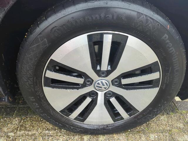 Volkswagen e-Golf E-DITION / AUTOMAAT/ SOH 91%/ DIGITAL DASH/ NAVI/ CLIMATE/ CRUISE/ PARK. SENSOREN/ 16"LMV
