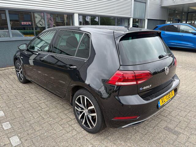 Volkswagen e-Golf e-Golf 136pk | Virtual Cockpit | Stoelverwarming | Adaptive Cruise | Camera |