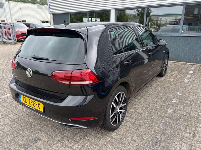 Volkswagen e-Golf e-Golf 136pk | Virtual Cockpit | Stoelverwarming | Adaptive Cruise | Camera |