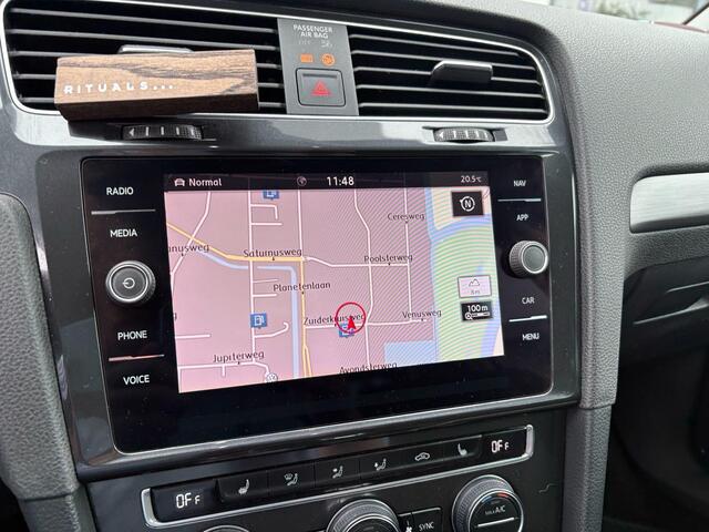 Volkswagen e-Golf e-Golf 136pk | Virtual Cockpit | Stoelverwarming | Adaptive Cruise | Camera |