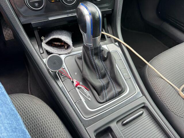 Volkswagen e-Golf e-Golf 136pk | Virtual Cockpit | Stoelverwarming | Adaptive Cruise | Camera |