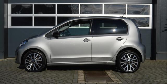 Volkswagen e-Up e-Up! | Camera | Lane assist | Parkeersensoren | Cruise control | 205 km actieradius. Financiering mogelijk!