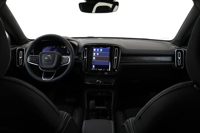 Volvo C40 SINGLE MOTOR EXTENDED RANGE ULTIMATE 82 kWh -PANO.DAK|20"|GETINT.GLAS|CAMERA|CLIMATE|TREKHAAK