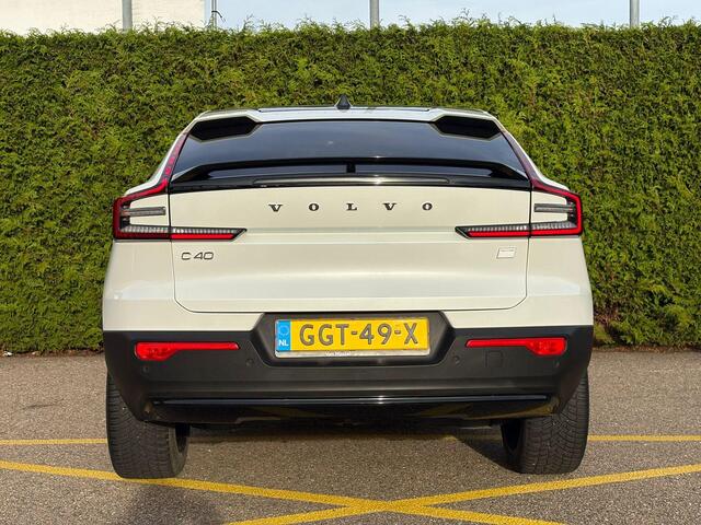 Volvo C40 Recharge Plus 69 kWh | Panoramadak | Stoel & Stuur Verwarming | 20" |