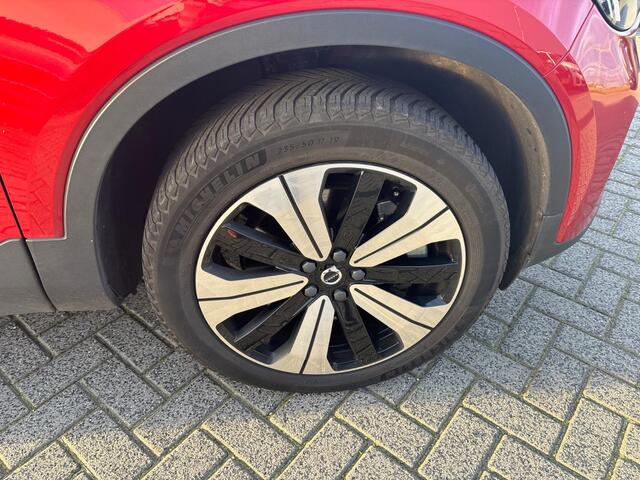 Volvo C40 Recharge Plus 69 kWh | Panoramadak | Trekhaak | Adaptive cruise control | Stoelverwarming | Camera