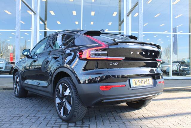 Volvo C40 Single Motor Plus 69 kWh | Camera | Draadloze telefoonlader | Extra getint glas | All-Season banden