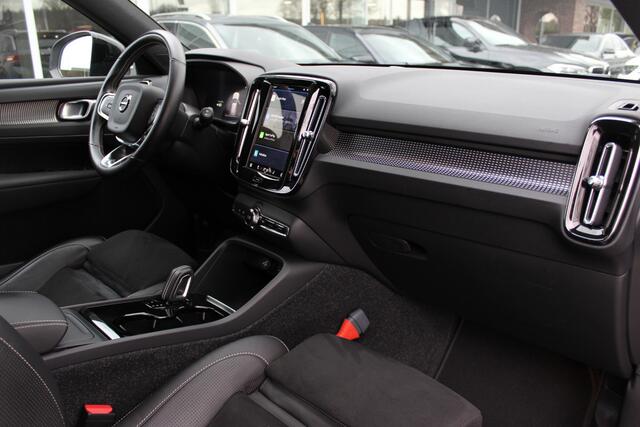 Volvo C40 Single Motor Extended Range Ultimate 82 kWh / Trekhaak / Panoramadak / 360Camera / Half leder / Keyless / 20'' / Harman Kardon / CarPlay / Warmtepomp / Stuur+Stoelverwarming / Dodehoek / DAB / ACC