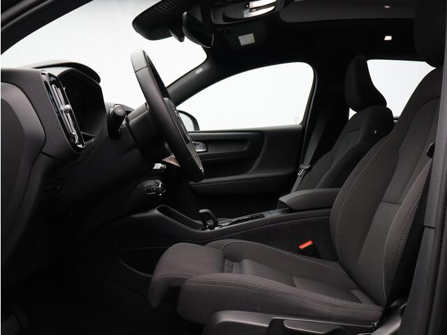 Volvo C40 Single Motor Extened Range Core 82 kWh / All season / Stoel+stuurwielverwarming / Draadloze telefoon lader / Parkeercamera