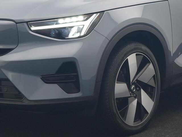 Volvo C40 Plus Recharge Pure Electric 69 kWh 231pk Dealer O.H. | Trekhaak Af Fabriek | Panodak | Adaptive Cruise | Camera | Alcantara Sportstoelen & Stuur Verwarmd | Keyless | Blis | Google Assistent | Apple Carplay | DAB |