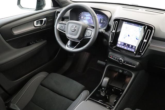 Volvo EC40 SINGLE MOTOR EXTENDED RANGE ULTRA BLACK ED. 82 kWh *DEMO VOORDEEL!* -PANO.DAK|HARMAN/KARDON|360°CAM|LIGHTING|POWER-SEATS|20"