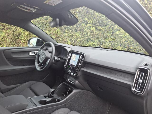 Volvo EC40 Single Motor Extended Range Plus Black Ed. 82 kWh | Demo | Panoramadak | 360 camera | Harman/Kardon | Pilot Assist |