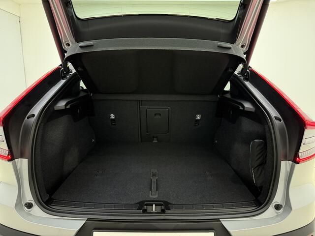 Volvo EC40 Extended Range Ultra / 20'' / Nubuck / Trekhaak / 360 Camera / Elektr. Stoelen / Harman&Kardon Audio / Getint glas / Panoramadak /