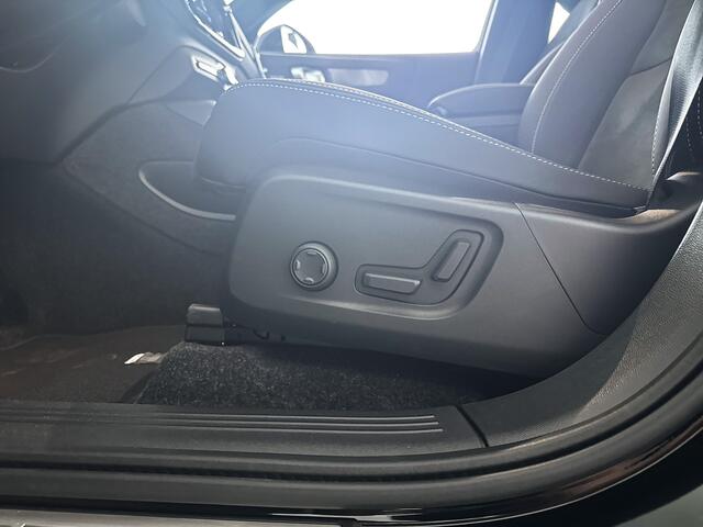 Volvo EC40 Single Motor Extended Range Plus Black Edition. 82 kWh | Panoramadak | 360° camera | Harman Kardon | Stoel- stuurverwarming