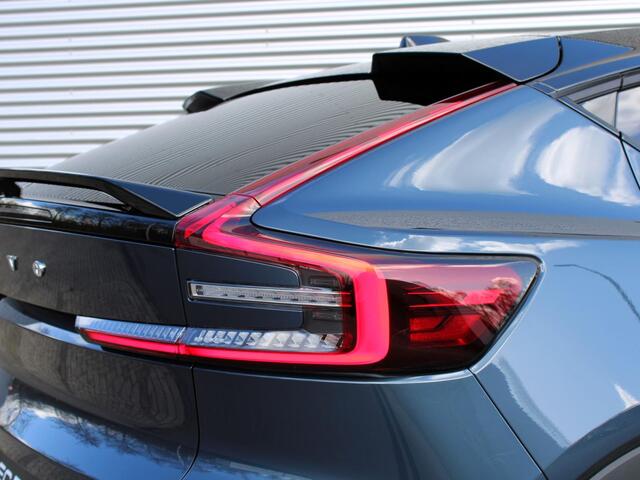 Volvo EC40 Single Motor Extended Range Plus Europa Automaat / Dak Glossy Black / 20" velgen / Privacy Glass / Microtech Nubuck bekleding