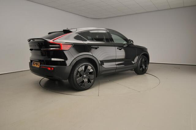 Volvo EC40 Single Motor Plus Black Edition 70 kWh | Pano | Camera | Harman/Kardon