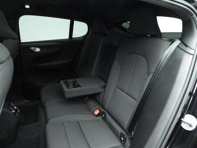 Volvo EC40 Single Motor Plus Black Edition 70 kWh | Pano | Camera | Harman/Kardon