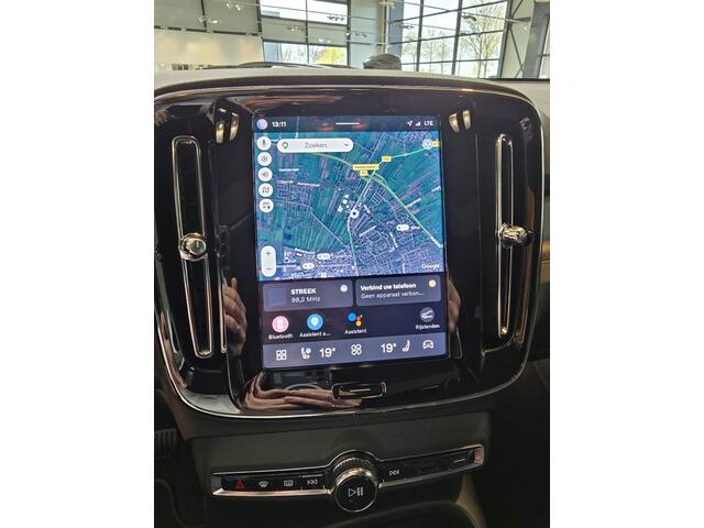 Volvo EC40 Single Motor Extended Range Plus 82 kWh / MY26 / NUBUCK / GETINT GLAS / 19 '' / PANORAMADAK / PDC + CAMERA / GOOGLE / ALL SEASONS