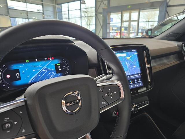 Volvo EC40 Single Motor Extended Range Plus 82 kWh / MY26 / NUBUCK / GETINT GLAS / 19 '' / PANORAMADAK / PDC + CAMERA / GOOGLE / ALL SEASONS