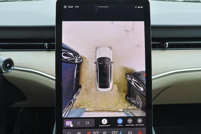 Volvo ES90 Single Motor Plus Launch Edition 92 kWh - Pilot Assist - Elektrochromatisch panoramadak - Adaptive Cruise Control - Bose Premium sound - Grafisch Head-up Display - Elektrisch verstelbare voorstoelen - Stoelverwarming & -koeling - Verwarmbaar stuurwiel - L