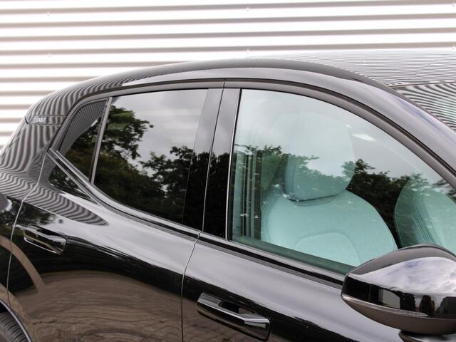 Volvo EX30 Single Motor Extended Range Ultra Automaat / Breeze Blue Interieur / Panoramisch Dak / 360* Camera / Extra Getint Glas / Harman Kardon