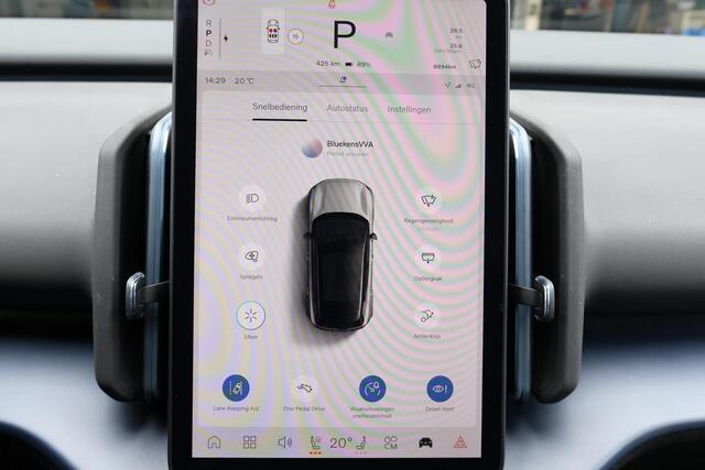 Volvo EX30 Single Motor Extended Range Plus 69 kWh - Climate Pack - Harman/Kardon audio - Extra getint glas - 20' LMV