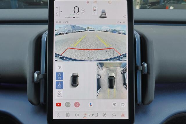 Volvo EX30 Extended Range Ultra 69 kWh - Panoramadak - Climate Pack - Harman/Kardon audio - Parkeercamera achter - Extra getint glas - 19' LMV