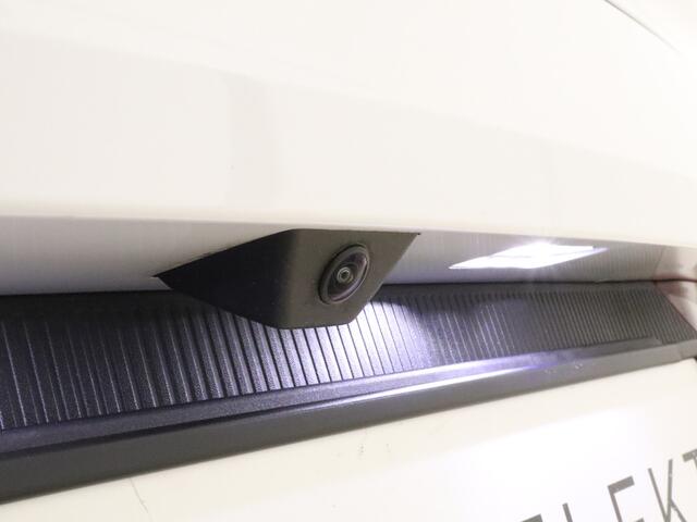 Volvo EX30 Single Motor Extended Range Plus 69 kWh | All Season banden | Stoelverwarming | Extra getint glas