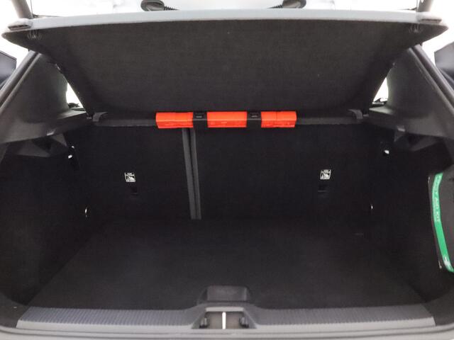 Volvo EX30 Single Motor Extended Range Plus 69 kWh | All Season banden | Stoelverwarming | Extra getint glas