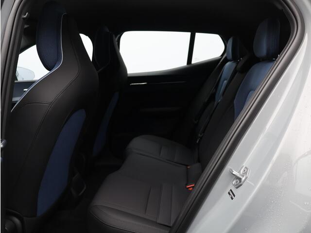 Volvo EX30 Single Motor Essential 51 kWh / Snel Leverbaar / Stoel+Stuurverwarming / Parkeercamera / Fiscalewaarde ¤35.105,- /