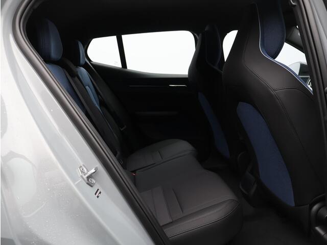 Volvo EX30 Single Motor Essential 51 kWh / Snel Leverbaar / Stoel+Stuurverwarming / Parkeercamera / Fiscalewaarde ¤35.105,- /