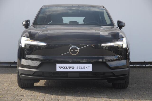 Volvo EX30 272PK Ext. Range Plus Adaptieve cruise control / BLIS / Parkeersensoren met camera / Elektrische achterklep / 20" velgen / Google infotainment / Keyless entry