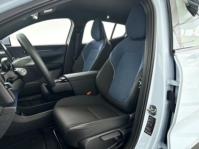 Volvo EX30 Single Motor Core 51 kWh | Parkeercamera | Cruise Control