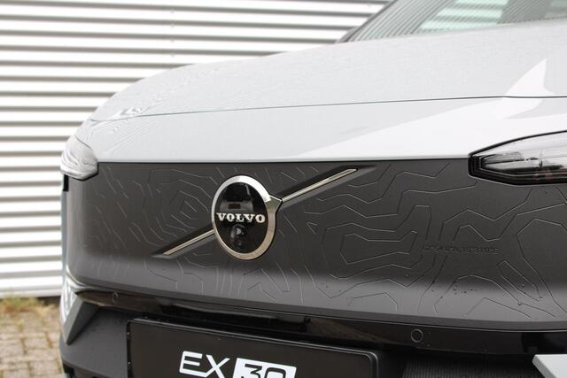 Volvo EX30 Cross Country Twin Engine Performance 428pk / Panoramadak / 360* camera / Harman Kardon audio / Elektr.verstelbare stoelen
