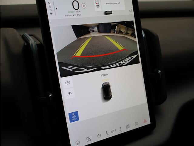 Volvo EX30 Single Motor Plus Europa 51 kWh / Stoel+Stuurverwarming / Elektrische Stoelen / Harman Kardon / Getint Glas / Adaptive Cruise / Keyless / BLIS /