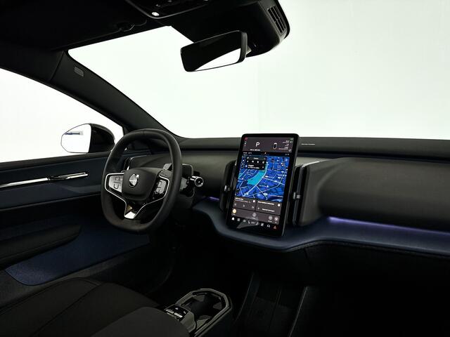 Volvo EX30 Single Motor Extended Range Plus 69 kWh | Parkeercamera | Harman Kardon | Stoel- en Stuurverwarming | Elektrische Stoelen