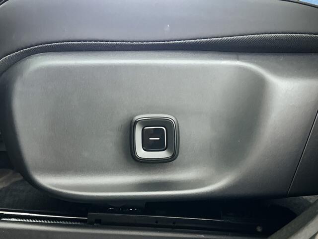 Volvo EX30 Single Motor Extended Range Plus 69 kWh | Parkeercamera | Harman Kardon | Stoel- en Stuurverwarming | Elektrische Stoelen