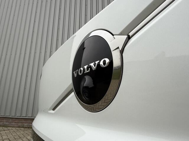 Volvo EX30 Single Motor Extended Range Ultra 69 kWh | 360-Camera | Panoramadak | Stoel & Stuurverwarming | 20" Wielen |