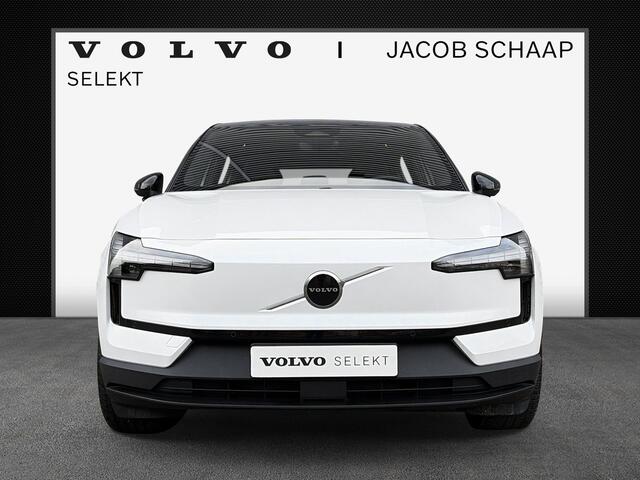 Volvo EX30 Single Motor Extended Range Plus 69 kWh / Pine interieur / Trekhaak / Stoel & stuur verwarming /