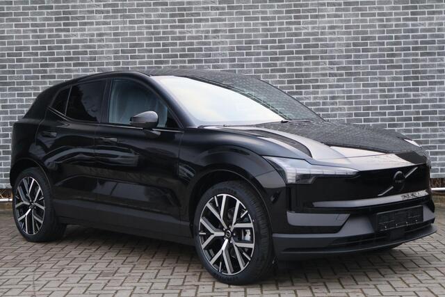Volvo EX30 Single Motor Ext Range Plus black ED | 20" Lm Velgen | Stoel+Stuurwiel verwarming | Electr.Bed.Stoelen |
