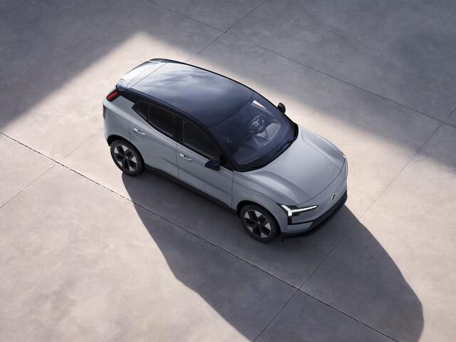 Volvo EX30 P5 Long Range Plus Europa 69 kWh | Parkeercamera | Harman Kardon | Stoel- en Stuurverwarming | Elektrische stoelen