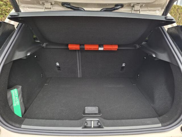 Volvo EX30 Single Motor Extended Range Plus Europa 69 kWh | Demo | Stoel/Stuur verwarming | Pilot Assist | Harman/Kardon | Memory Stoelen |